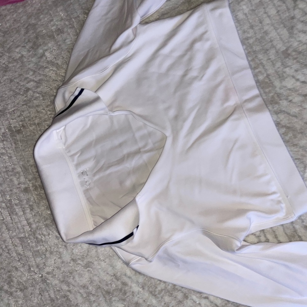 White Long-Sleeve Top with Collar